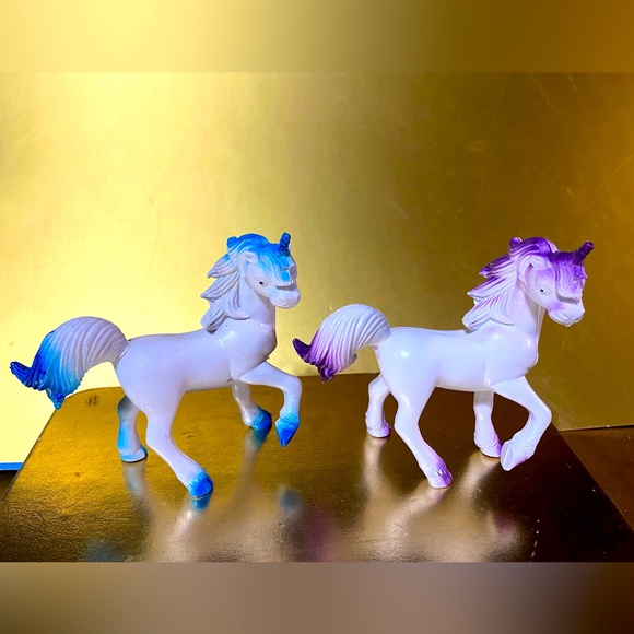 UNICORN VTG 80’s BUNDLE OF 3 MYSTICAL UNICORNS SOLID PVC/VINYL TYPE 4.25”x5.25” - Picture 11 of 13